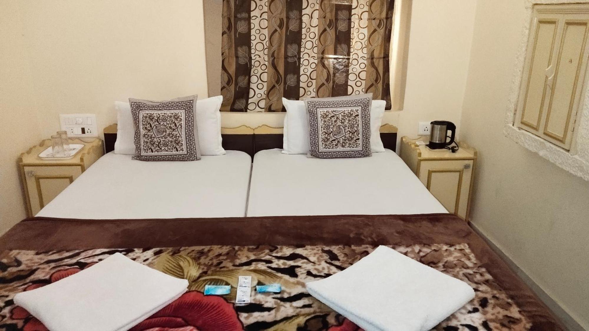 Hotel Himmat Niwas Jaisalmer Zewnętrze zdjęcie
