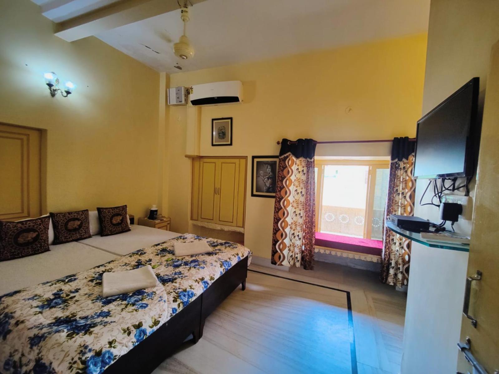 Hotel Himmat Niwas Jaisalmer Zewnętrze zdjęcie