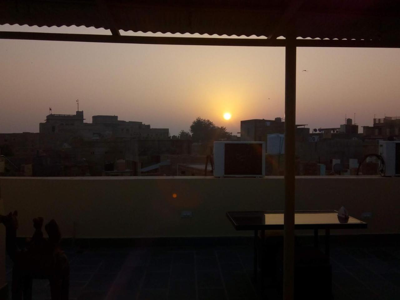 Hotel Himmat Niwas Jaisalmer Zewnętrze zdjęcie