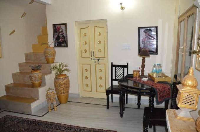 Hotel Himmat Niwas Jaisalmer Zewnętrze zdjęcie